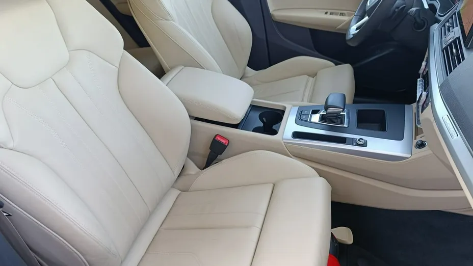 AUDI Q5 -