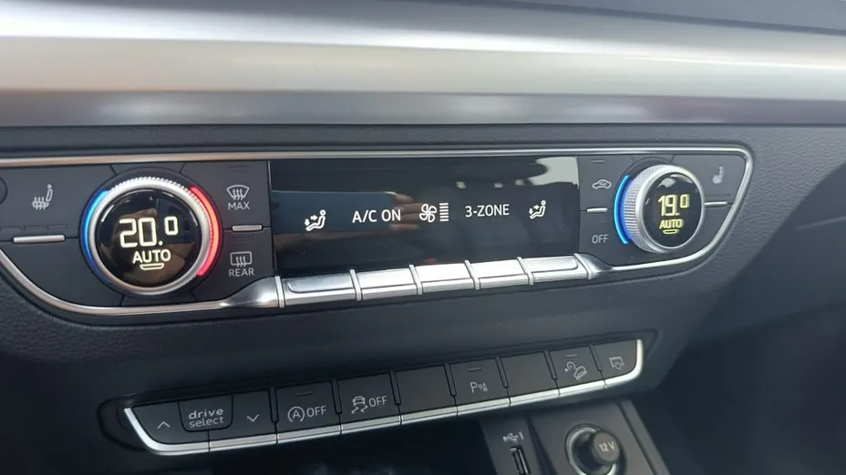 AUDI Q5 -