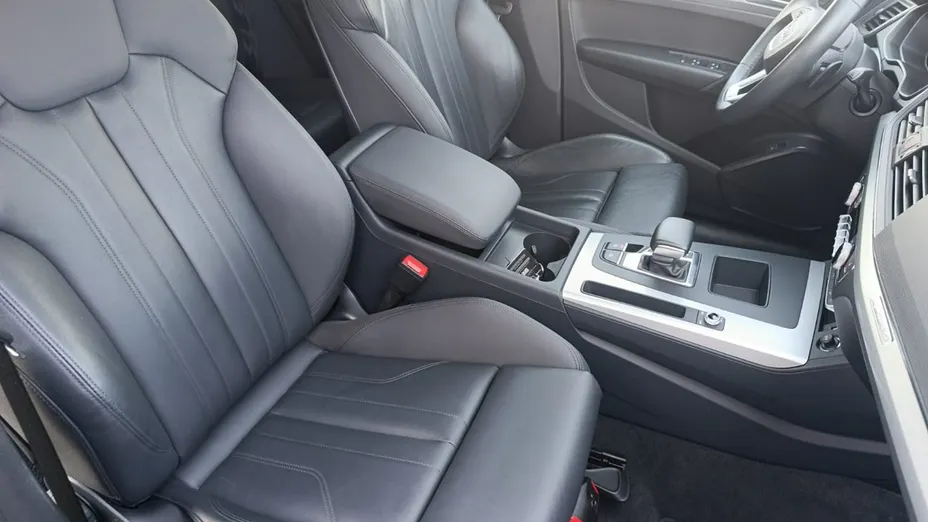 AUDI Q5 -