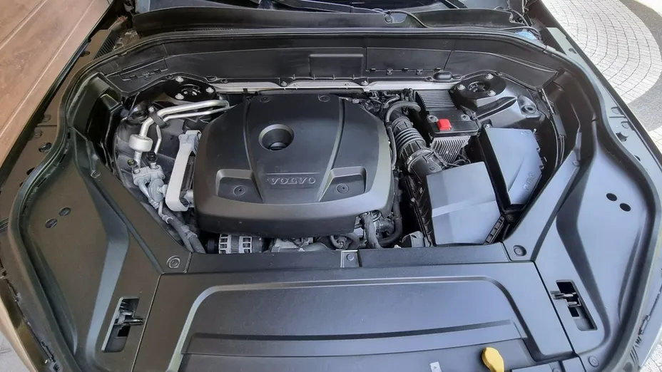 VOLVO XC90 -
