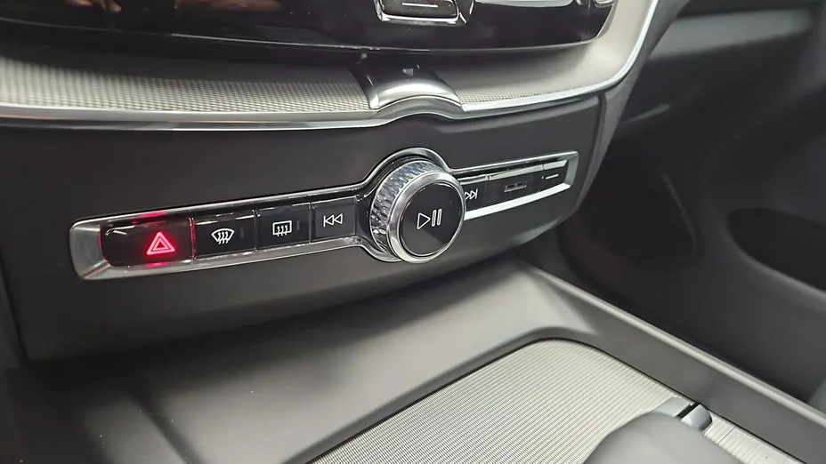 VOLVO XC60 -