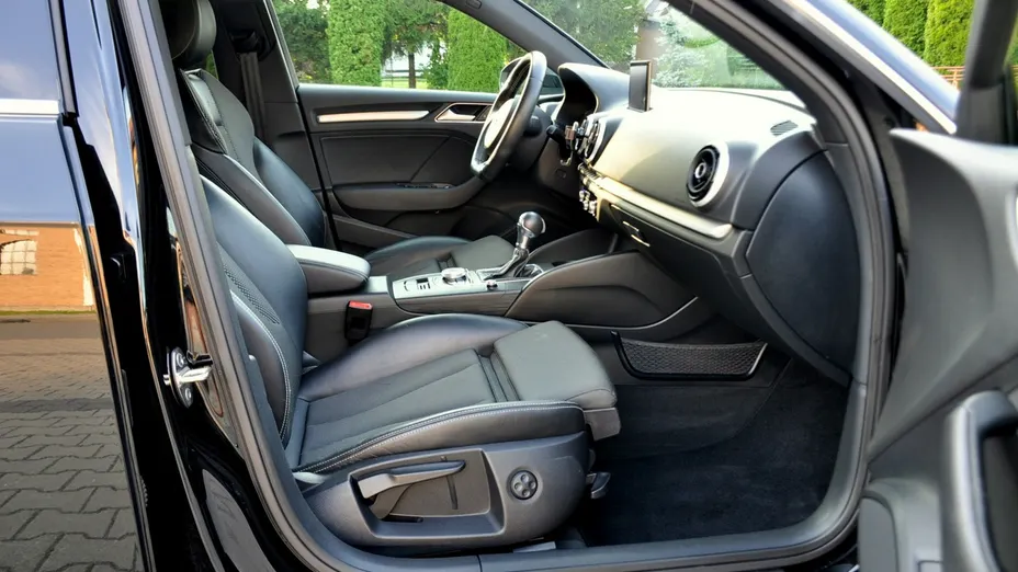 AUDI A3 -