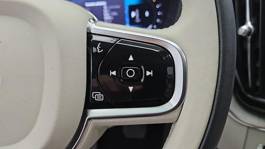 VOLVO XC60 -