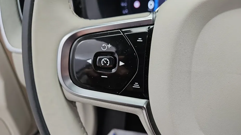 VOLVO XC60 -