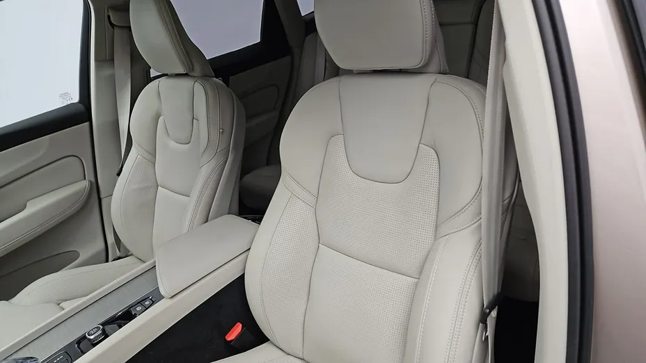 VOLVO XC60 -
