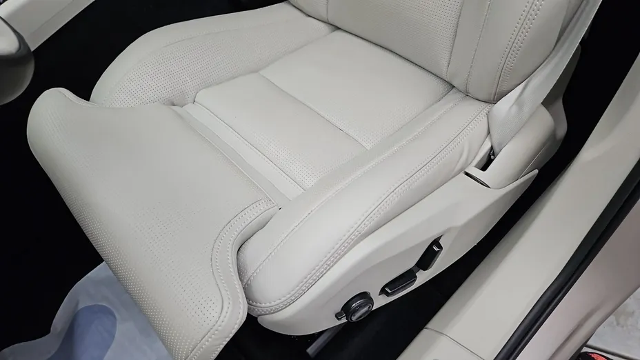 VOLVO XC60 -