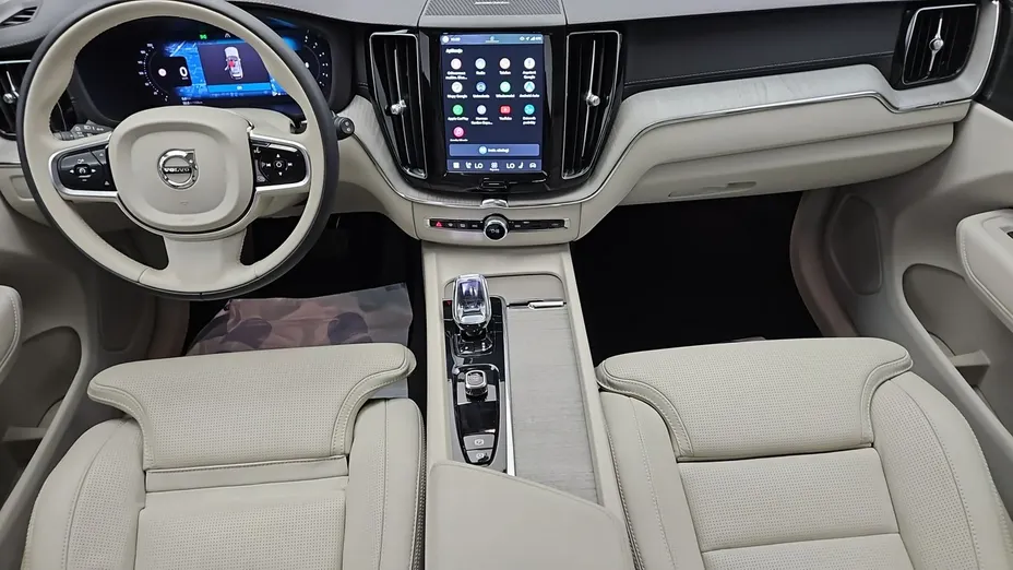 VOLVO XC60 -