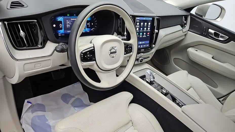 VOLVO XC60 -
