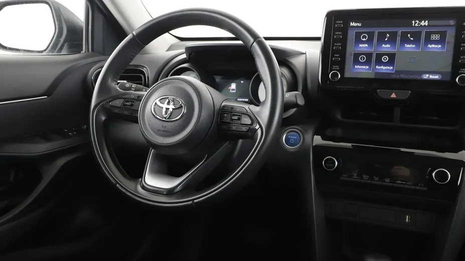TOYOTA Yaris Cross -