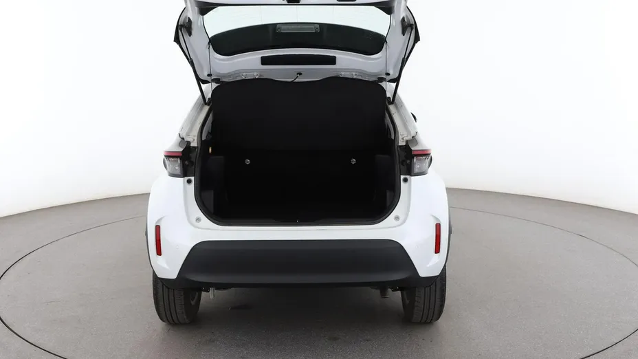 TOYOTA Yaris Cross -