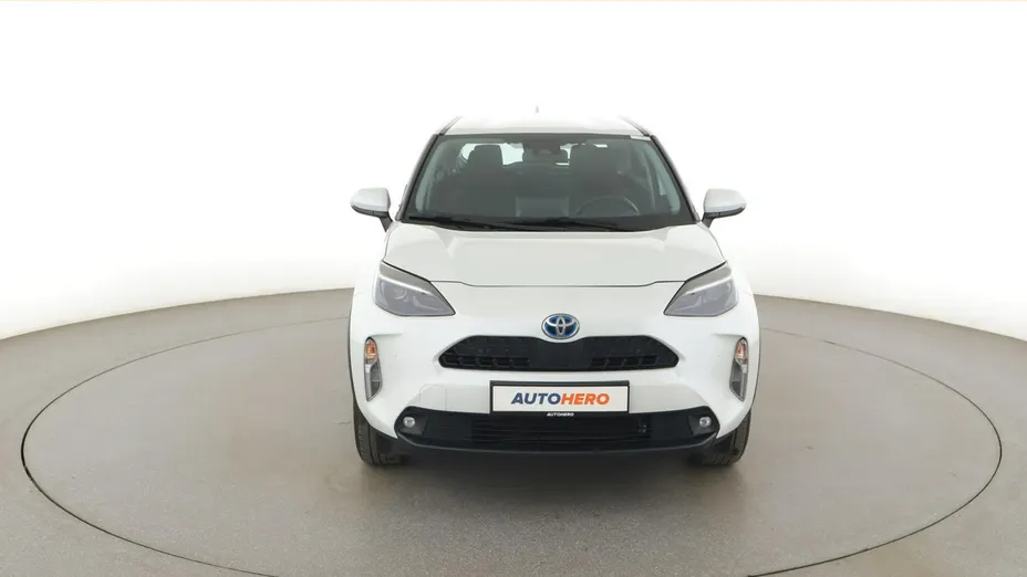 TOYOTA Yaris Cross -