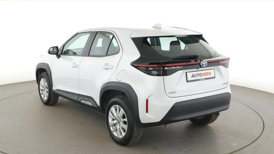 TOYOTA Yaris Cross -