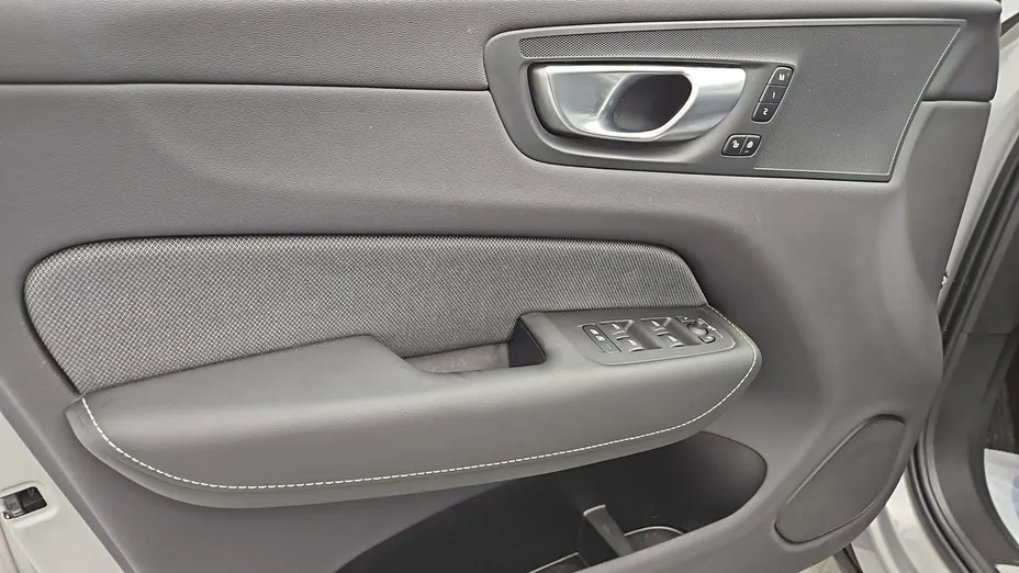 VOLVO XC60 -
