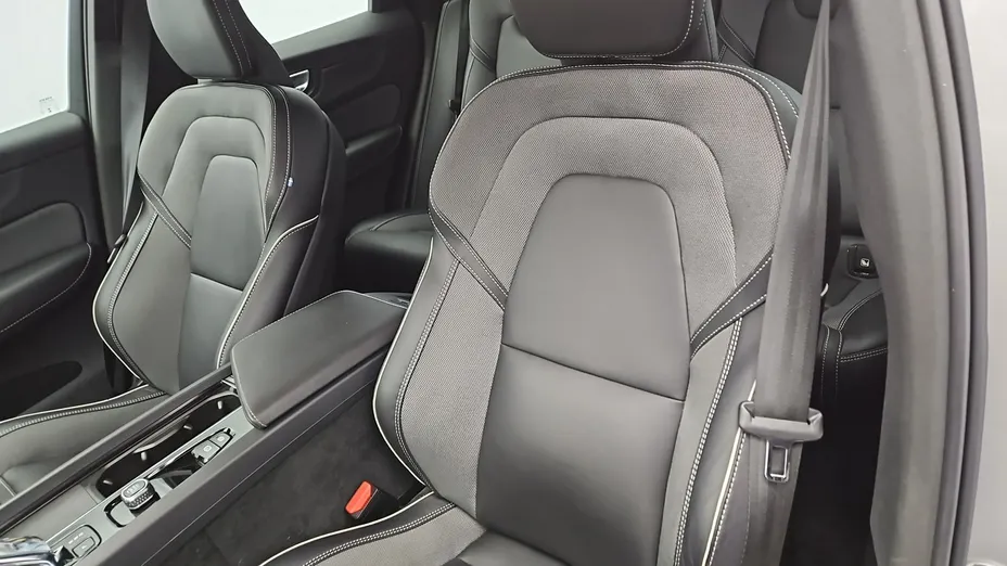 VOLVO XC60 -