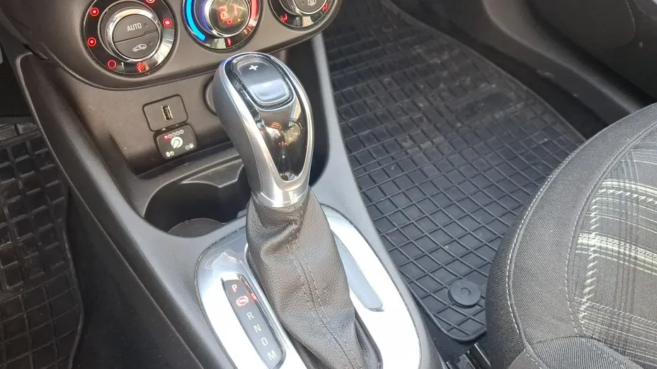 OPEL Corsa -