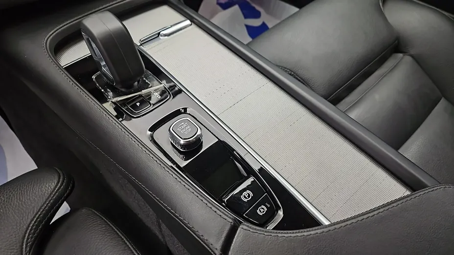 VOLVO XC90 -