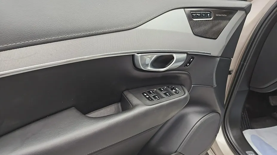 VOLVO XC90 -