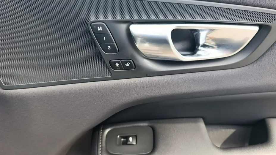 VOLVO XC60 -