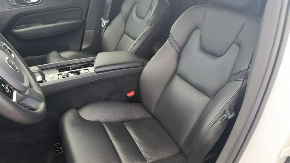 VOLVO XC60 -