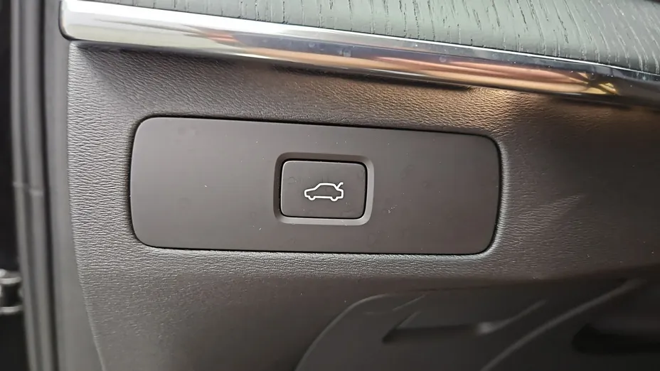 VOLVO XC90 -