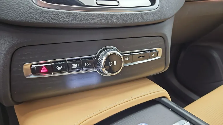 VOLVO XC90 -