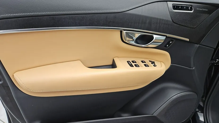VOLVO XC90 -
