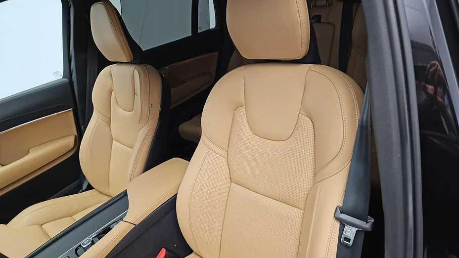 VOLVO XC90 -