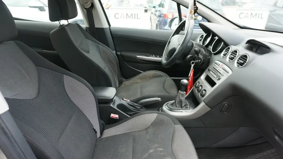 PEUGEOT 308 -