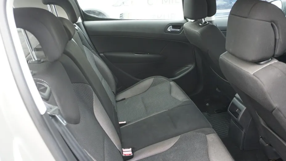 PEUGEOT 308 -