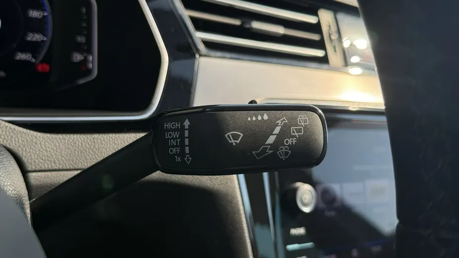 VOLKSWAGEN Passat -