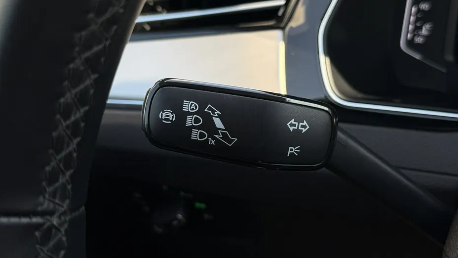 VOLKSWAGEN Passat -