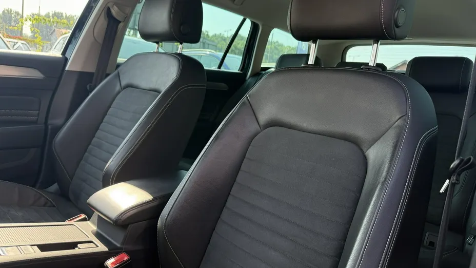 VOLKSWAGEN Passat -