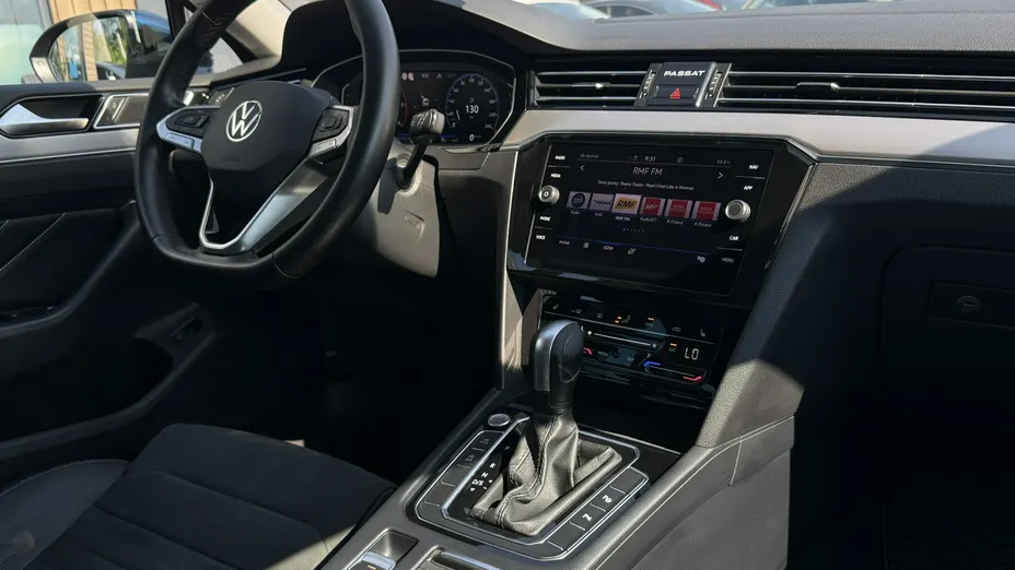 VOLKSWAGEN Passat -