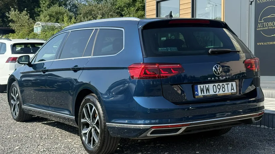 VOLKSWAGEN Passat -