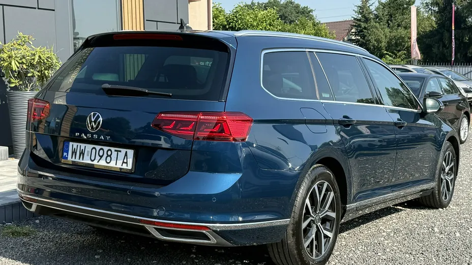 VOLKSWAGEN Passat -