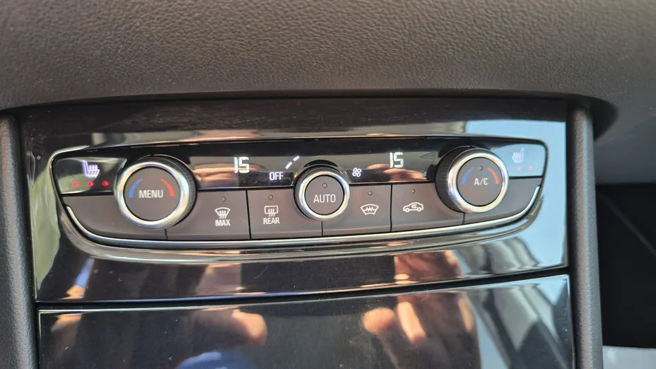 OPEL Grandland X -