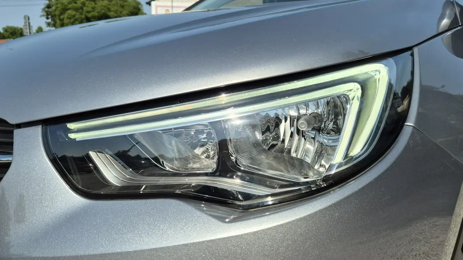 OPEL Grandland X -