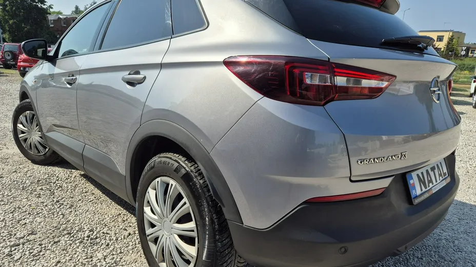 OPEL Grandland X -