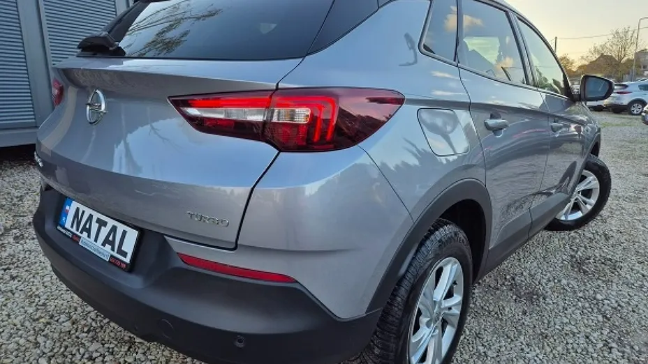 OPEL Grandland X -