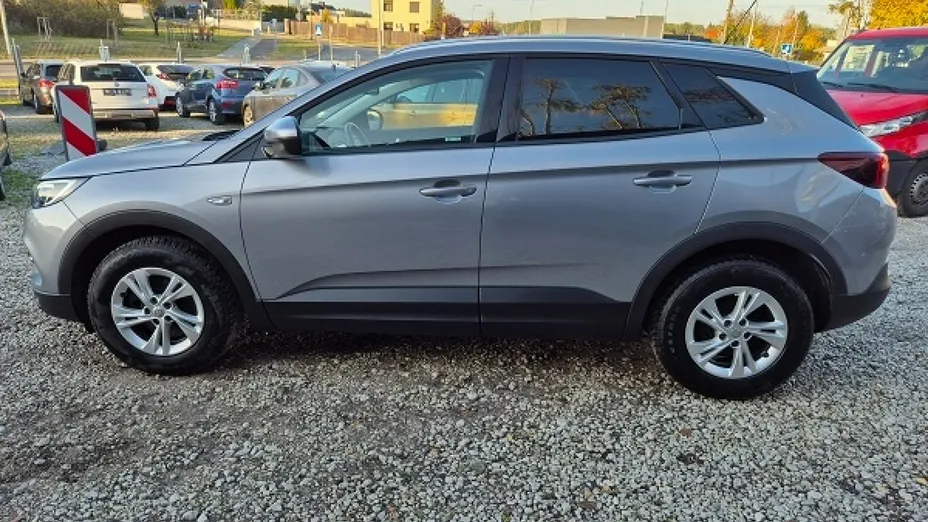 OPEL Grandland X -