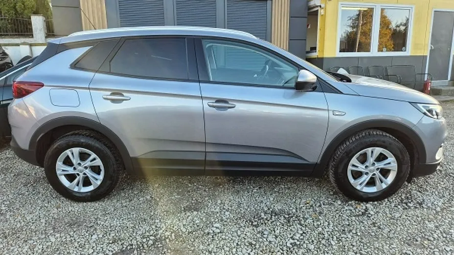 OPEL Grandland X -