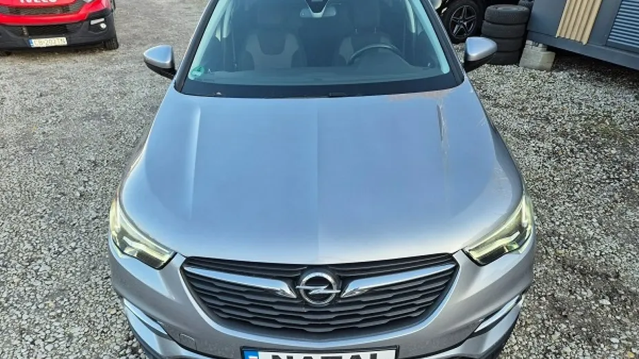 OPEL Grandland X -