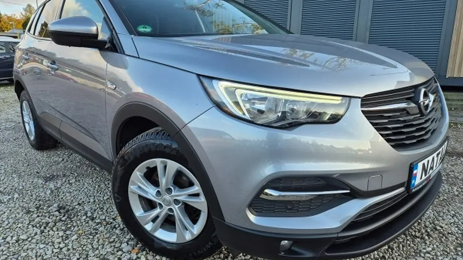OPEL Grandland X -