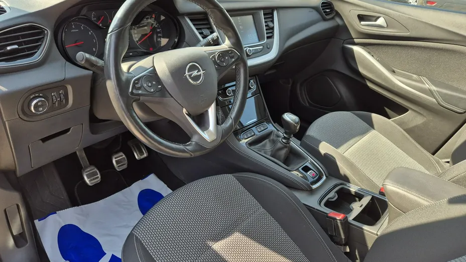 OPEL Grandland X -
