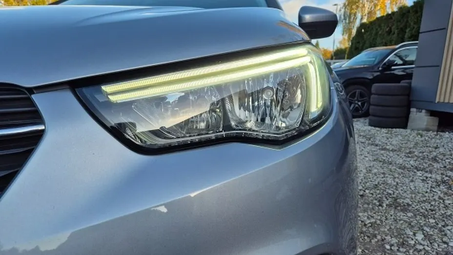 OPEL Grandland X -