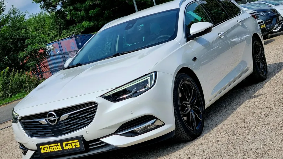 OPEL Insignia -