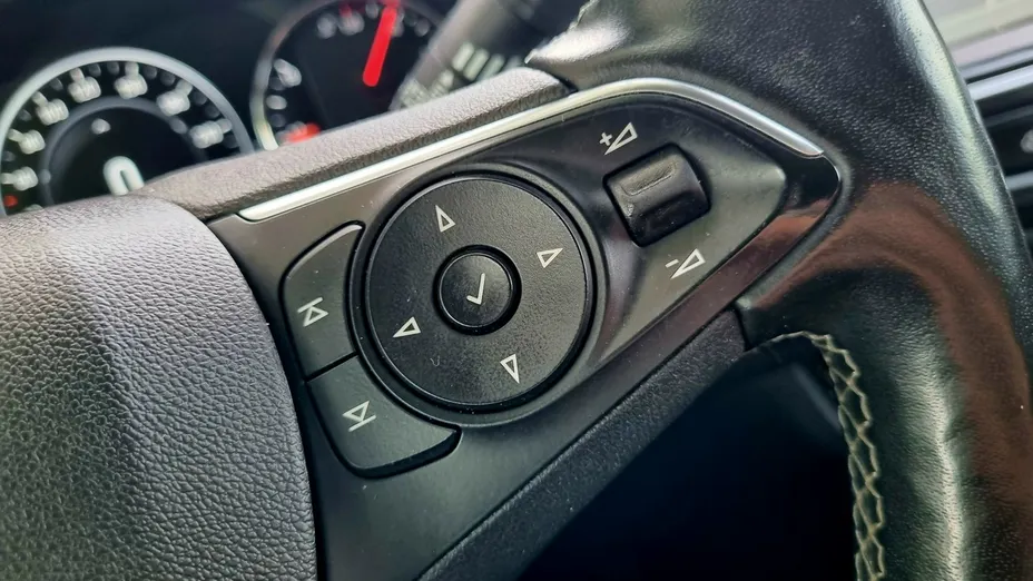 OPEL Insignia -