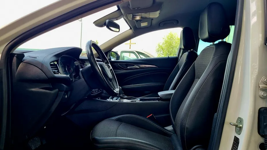 OPEL Insignia -