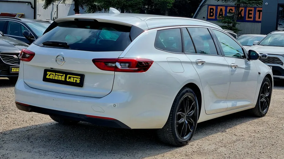 OPEL Insignia -
