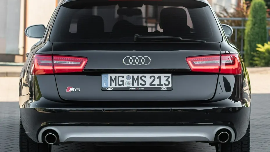 AUDI A6 -